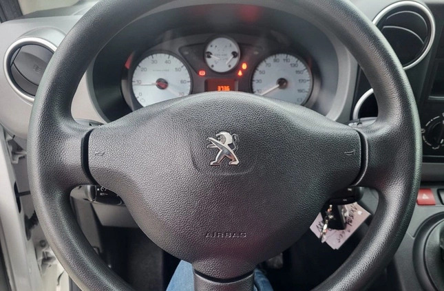 Peugeot Partner cena 46999 przebieg: 163610, rok produkcji 2019 z Chęciny małe 191